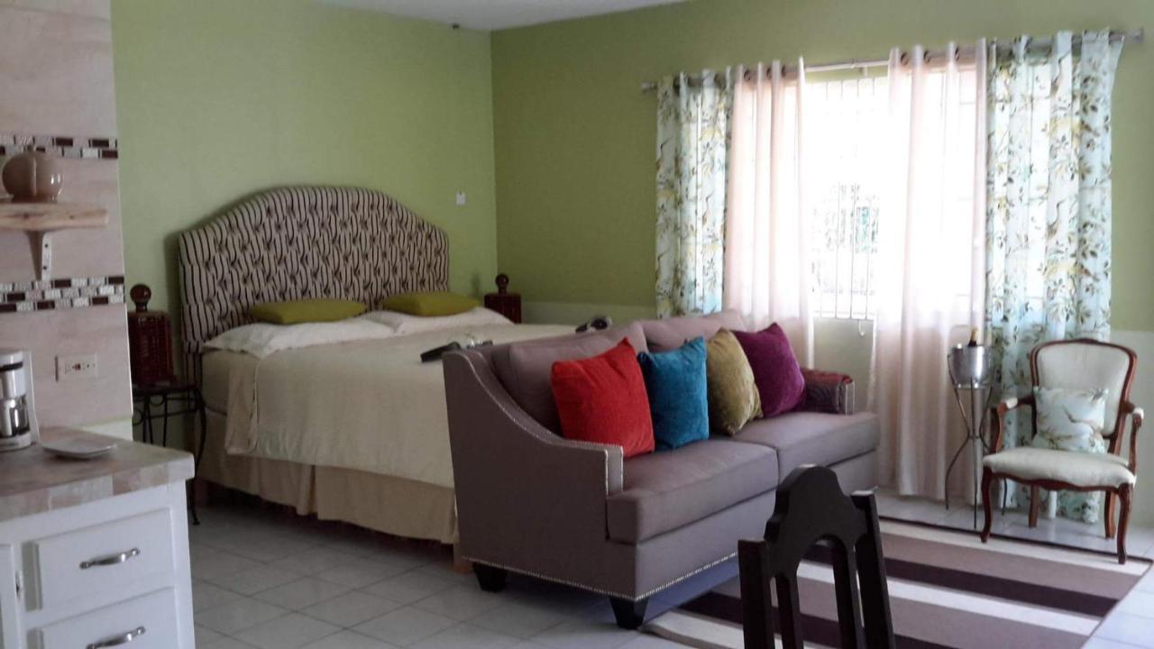 Lorenton Hideaway Lucea Exterior photo